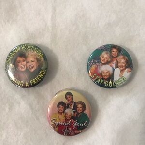 ✔️NWOT Golden Girls Button Set 🌹